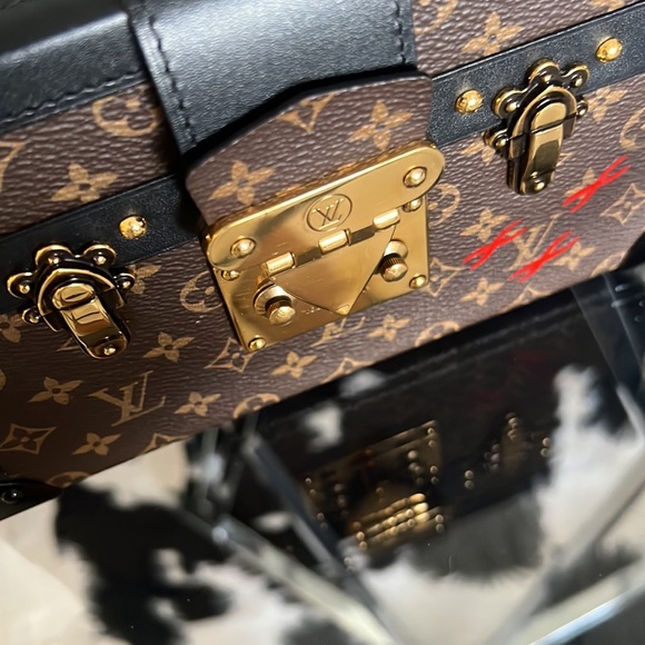 LIKE NEW LIMITED EDITION Louis Vuitton Trunk Bag - Picture 14 of 14